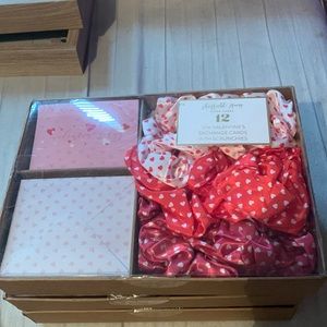 Mini valentines exchange cards with scrunchies 12 pieces set